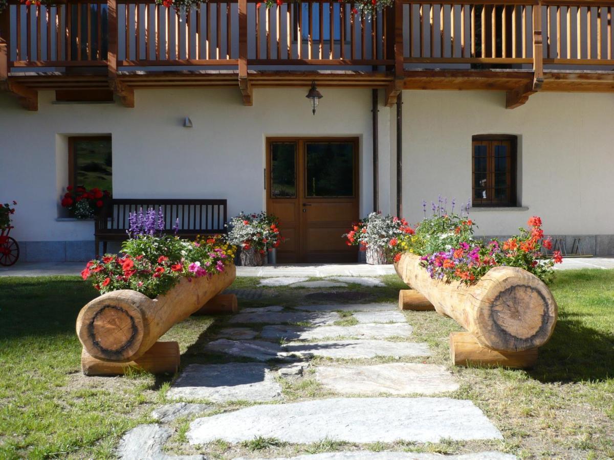 Dresalwoald Bed & Breakfast Гресоне Сен Жан Екстериор снимка